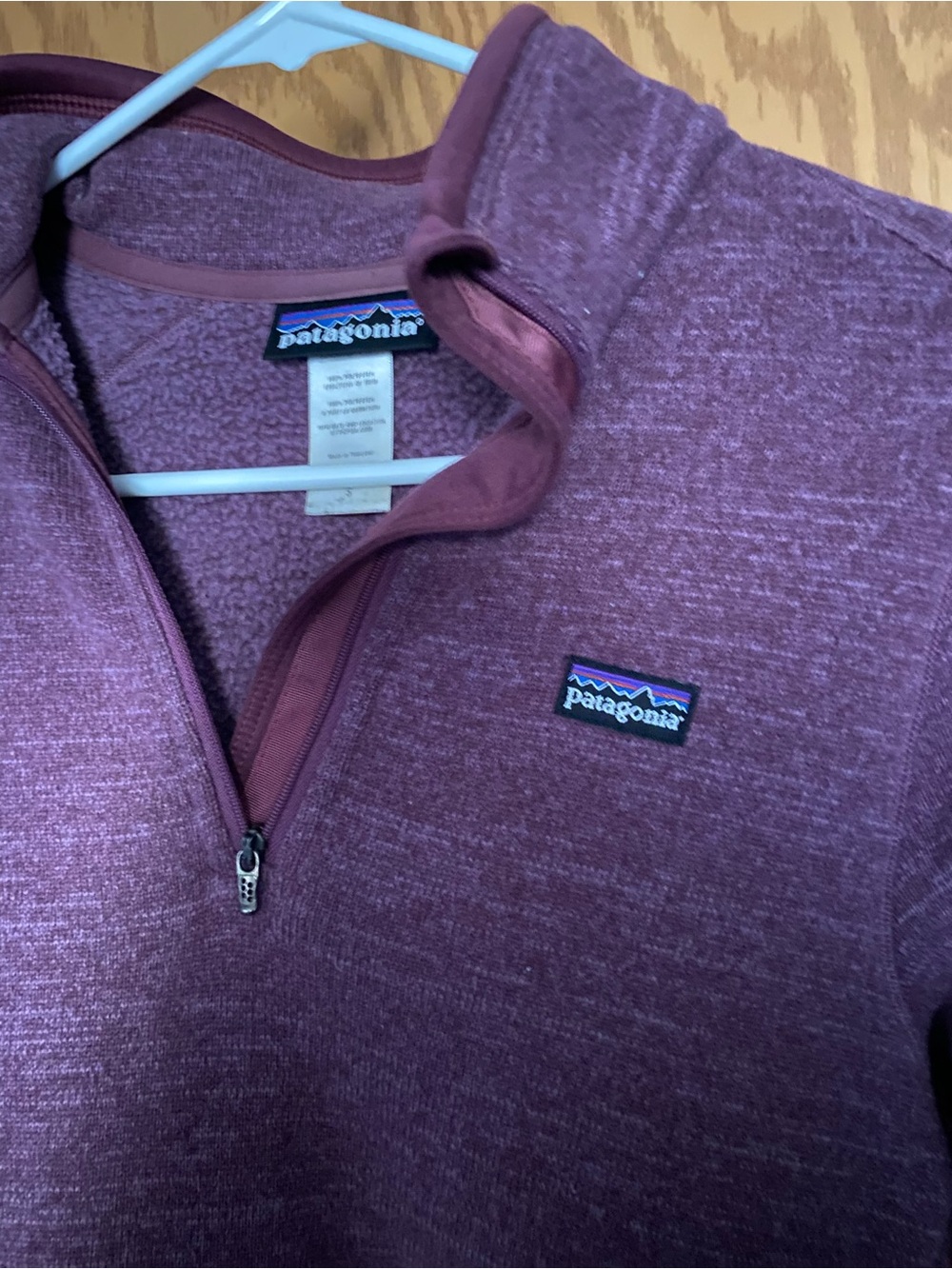 Patagonia Women’s 1/4 zip Sweatshirt - Plum Heather